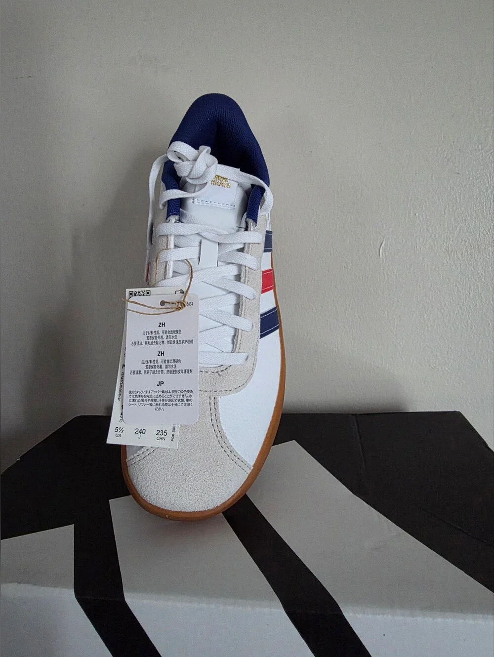 Adidas VL Court 3.0 Youth Size 5.5 New With Box